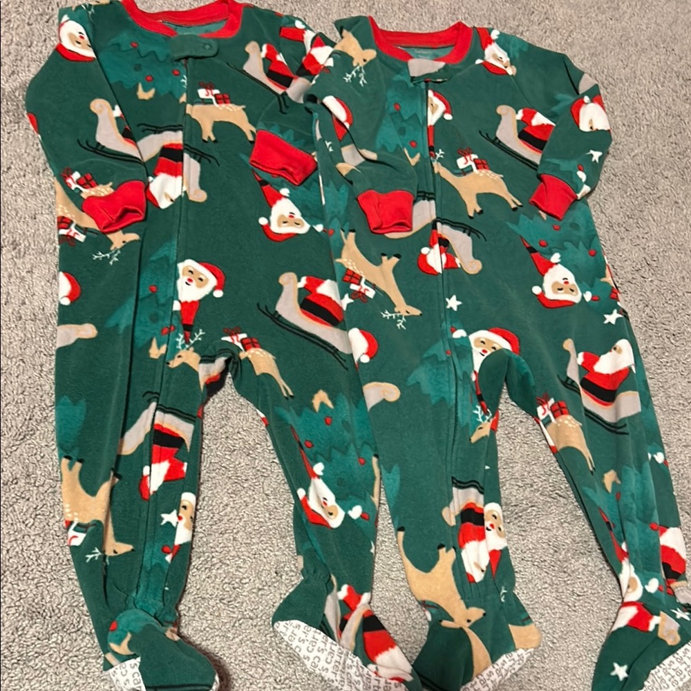 2pc 18m Green and Red Pajama Sets with Santa Print